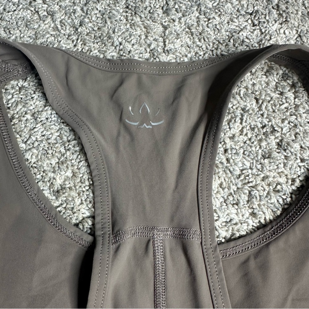 Beyond Yoga Powerbeyond Lite Resilient Tank XL Dune brown athletic loose tan - Picture 7 of 7